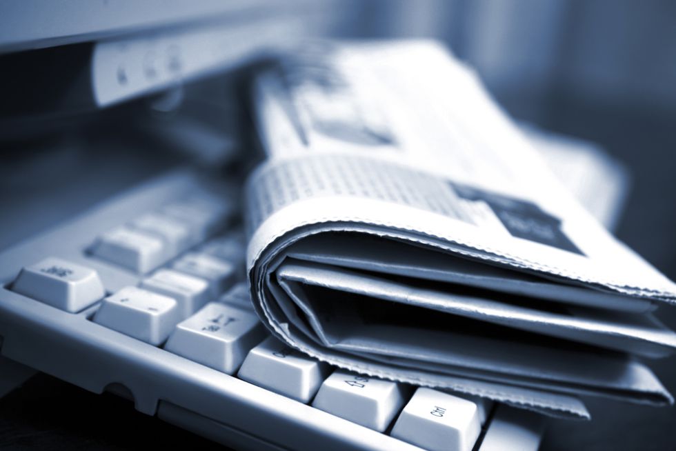jornal publicando conteúdo digital